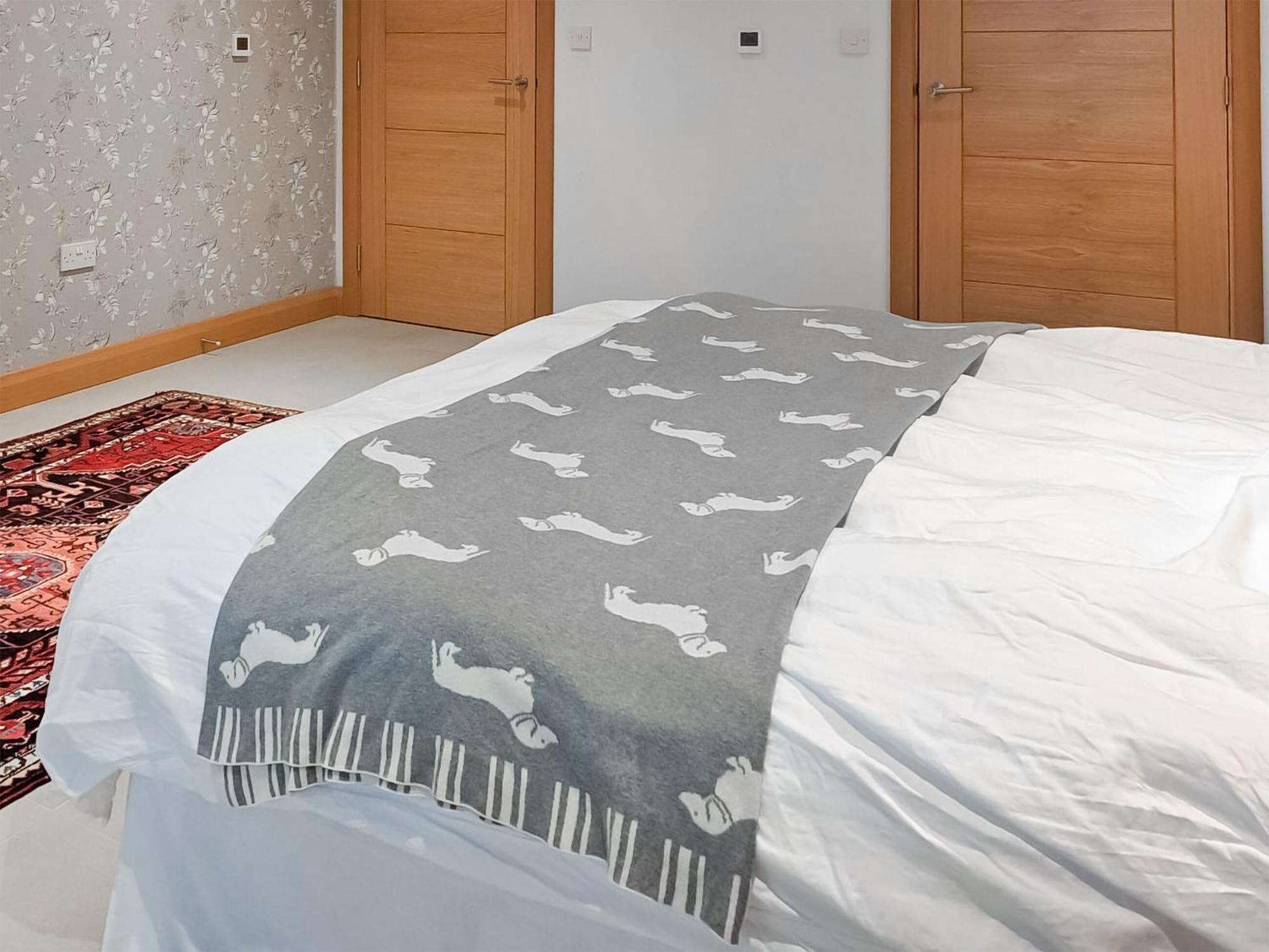 Park Barn Villa Whittington  ภายนอก รูปภาพ