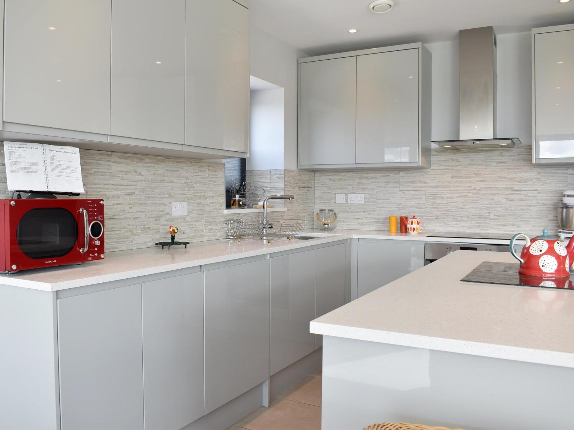 Park Barn Villa Whittington  ภายนอก รูปภาพ